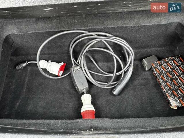 Красный Тесла Модель С, объемом двигателя 0 л и пробегом 88 тыс. км за 15900 $, фото 14 на Automoto.ua