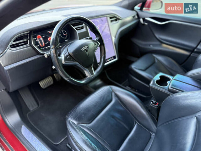Красный Тесла Модель С, объемом двигателя 0 л и пробегом 116 тыс. км за 18500 $, фото 12 на Automoto.ua