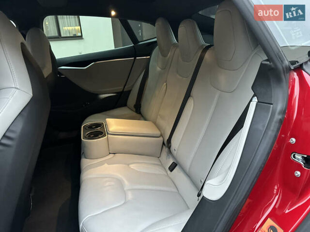 Червоний Тесла Модель С, об'ємом двигуна 0 л та пробігом 160 тис. км за 15900 $, фото 16 на Automoto.ua