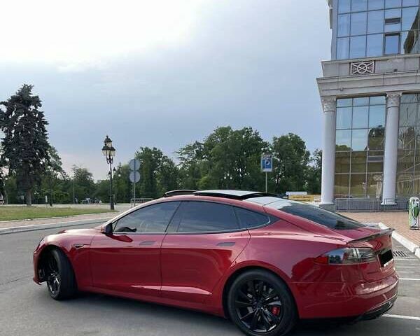 Красный Тесла Модель С, объемом двигателя 0 л и пробегом 154 тыс. км за 14000 $, фото 2 на Automoto.ua