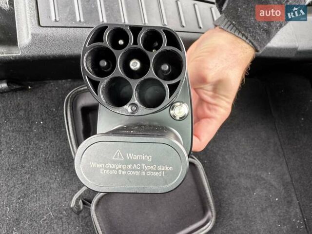 Красный Тесла Модель С, объемом двигателя 0 л и пробегом 88 тыс. км за 15900 $, фото 11 на Automoto.ua