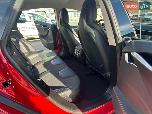 Красный Тесла Модель С, объемом двигателя 0 л и пробегом 108 тыс. км за 13900 $, фото 44 на Automoto.ua