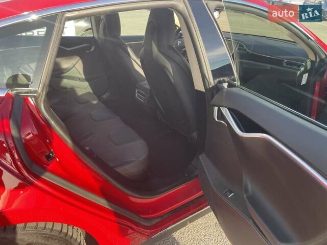 Красный Тесла Модель С, объемом двигателя 0 л и пробегом 108 тыс. км за 13900 $, фото 10 на Automoto.ua