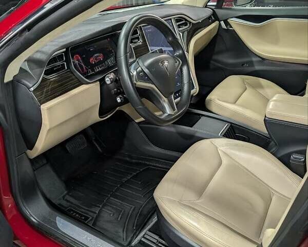 Червоний Тесла Модель С, об'ємом двигуна 0 л та пробігом 263 тис. км за 13500 $, фото 6 на Automoto.ua
