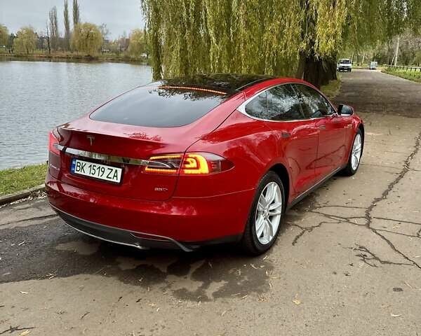 Червоний Тесла Модель С, об'ємом двигуна 0 л та пробігом 150 тис. км за 14850 $, фото 6 на Automoto.ua