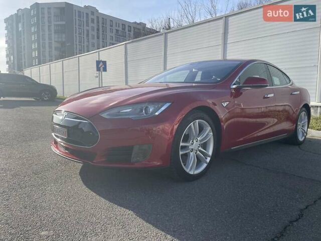 Красный Тесла Модель С, объемом двигателя 0 л и пробегом 108 тыс. км за 13900 $, фото 3 на Automoto.ua