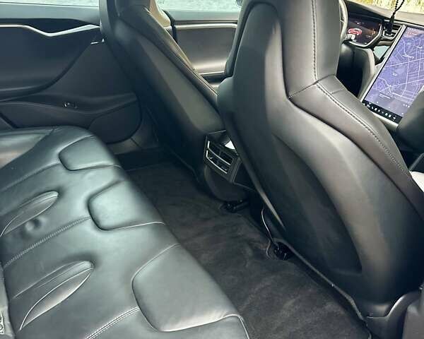 Червоний Тесла Модель С, об'ємом двигуна 0 л та пробігом 150 тис. км за 14850 $, фото 11 на Automoto.ua