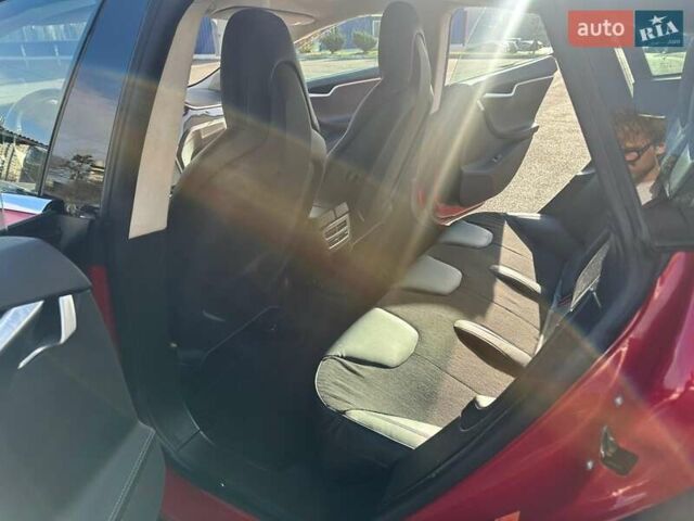 Красный Тесла Модель С, объемом двигателя 0 л и пробегом 108 тыс. км за 13900 $, фото 39 на Automoto.ua