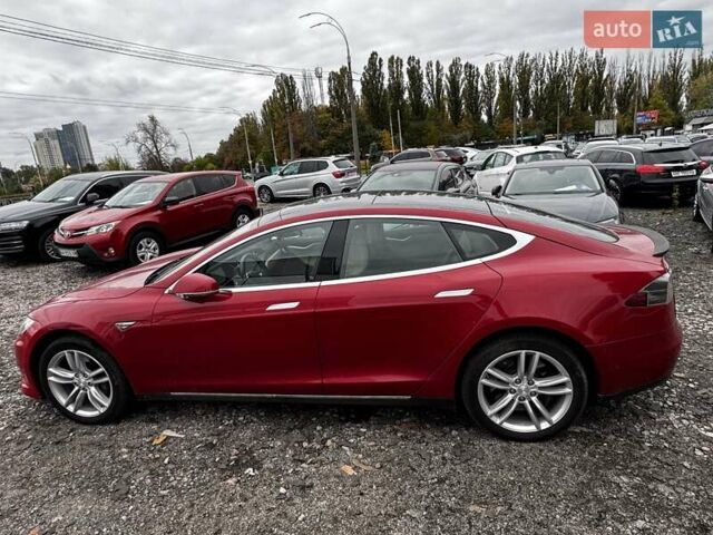 Красный Тесла Модель С, объемом двигателя 0 л и пробегом 88 тыс. км за 15900 $, фото 6 на Automoto.ua