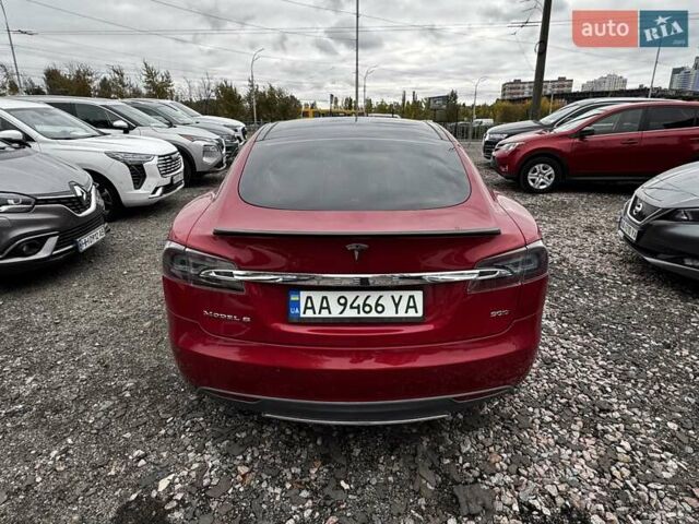 Красный Тесла Модель С, объемом двигателя 0 л и пробегом 88 тыс. км за 15900 $, фото 4 на Automoto.ua
