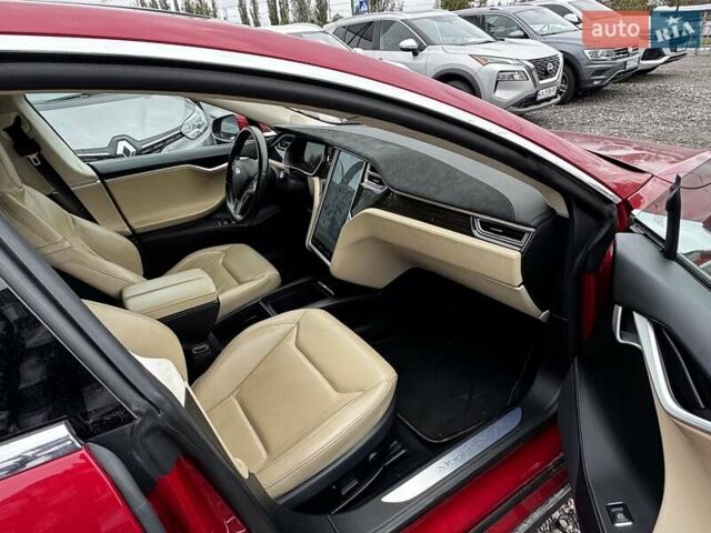 Красный Тесла Модель С, объемом двигателя 0 л и пробегом 88 тыс. км за 15900 $, фото 17 на Automoto.ua