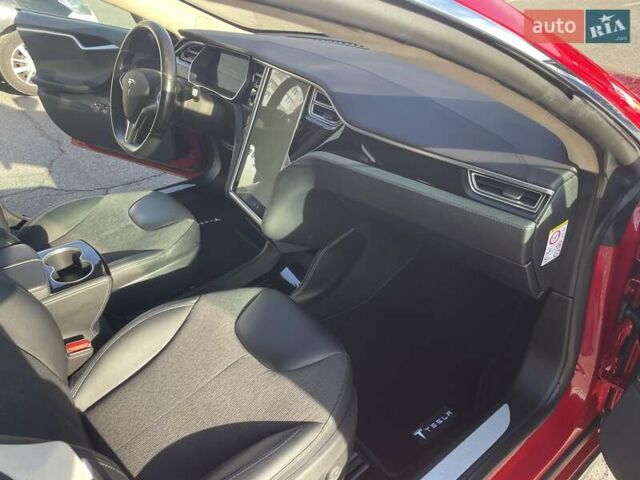 Красный Тесла Модель С, объемом двигателя 0 л и пробегом 108 тыс. км за 13900 $, фото 14 на Automoto.ua