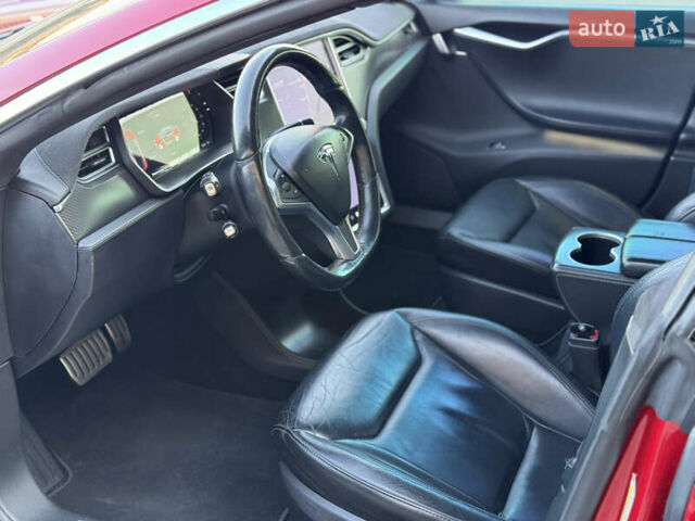 Красный Тесла Модель С, объемом двигателя 0 л и пробегом 116 тыс. км за 18500 $, фото 10 на Automoto.ua