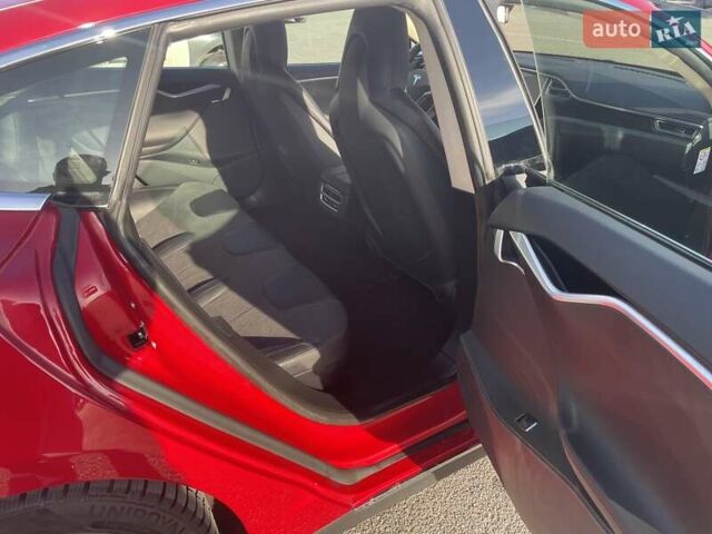 Красный Тесла Модель С, объемом двигателя 0 л и пробегом 108 тыс. км за 13900 $, фото 8 на Automoto.ua