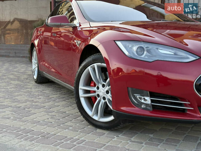 Красный Тесла Модель С, объемом двигателя 0 л и пробегом 116 тыс. км за 18500 $, фото 51 на Automoto.ua