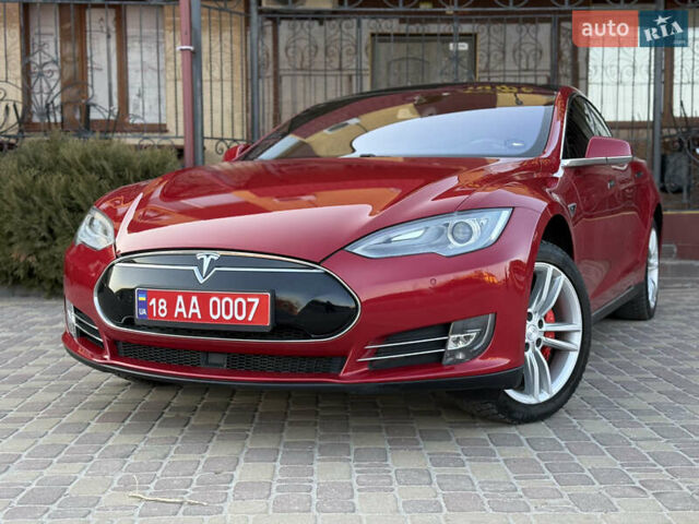 Красный Тесла Модель С, объемом двигателя 0 л и пробегом 116 тыс. км за 18500 $, фото 3 на Automoto.ua