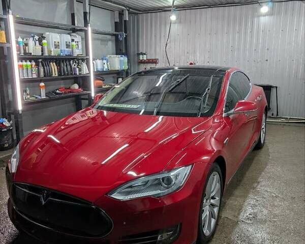 Червоний Тесла Модель С, об'ємом двигуна 0 л та пробігом 263 тис. км за 13500 $, фото 1 на Automoto.ua