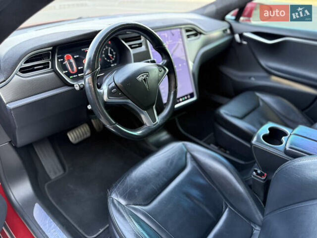 Красный Тесла Модель С, объемом двигателя 0 л и пробегом 116 тыс. км за 18500 $, фото 44 на Automoto.ua