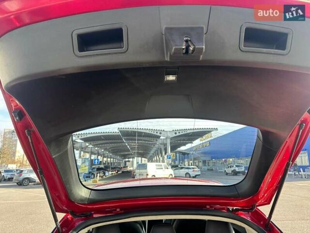 Красный Тесла Модель С, объемом двигателя 0 л и пробегом 108 тыс. км за 13900 $, фото 41 на Automoto.ua