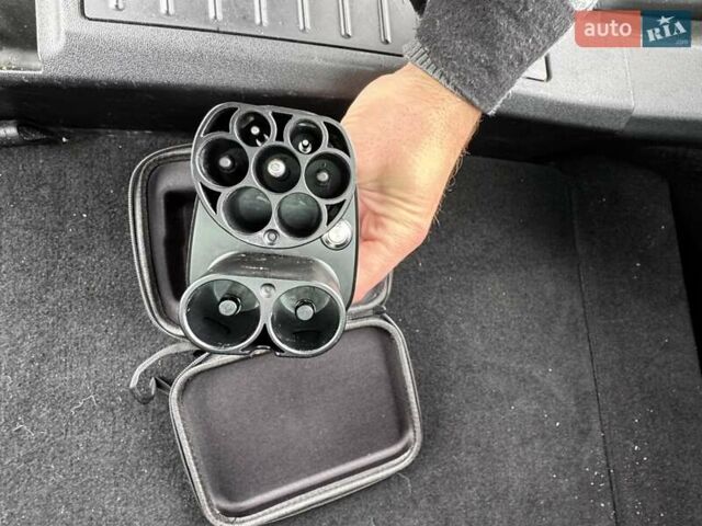 Красный Тесла Модель С, объемом двигателя 0 л и пробегом 88 тыс. км за 15900 $, фото 12 на Automoto.ua