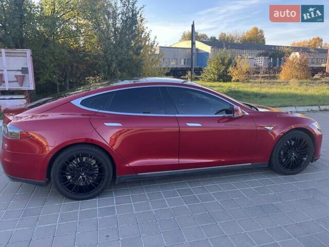 Красный Тесла Модель С, объемом двигателя 0 л и пробегом 201 тыс. км за 13800 $, фото 2 на Automoto.ua