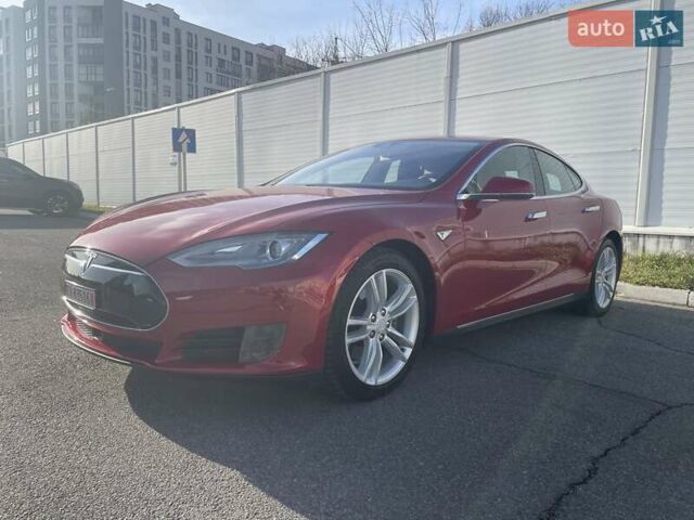 Красный Тесла Модель С, объемом двигателя 0 л и пробегом 108 тыс. км за 13900 $, фото 1 на Automoto.ua