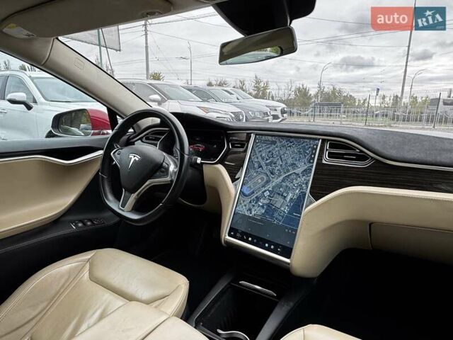 Красный Тесла Модель С, объемом двигателя 0 л и пробегом 88 тыс. км за 15900 $, фото 16 на Automoto.ua