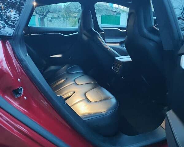 Красный Тесла Модель С, объемом двигателя 0 л и пробегом 274 тыс. км за 14900 $, фото 13 на Automoto.ua