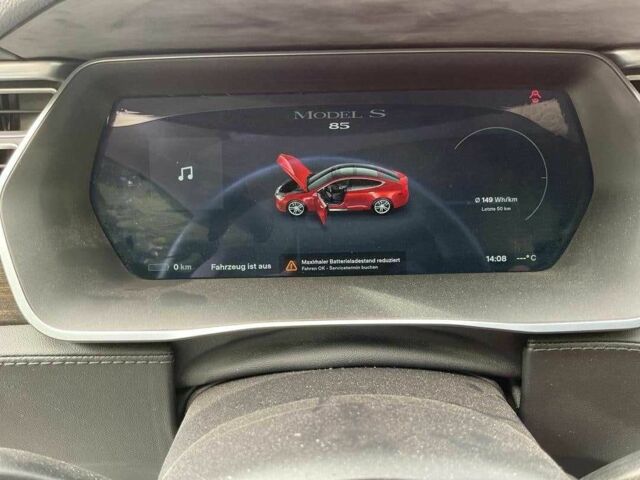 Красный Тесла Модель С, объемом двигателя 0 л и пробегом 322 тыс. км за 9990 $, фото 5 на Automoto.ua