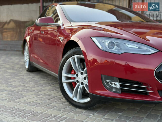Красный Тесла Модель С, объемом двигателя 0 л и пробегом 116 тыс. км за 18500 $, фото 52 на Automoto.ua