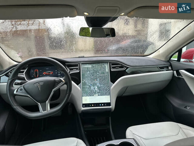 Красный Тесла Модель С, объемом двигателя 0 л и пробегом 188 тыс. км за 15300 $, фото 23 на Automoto.ua