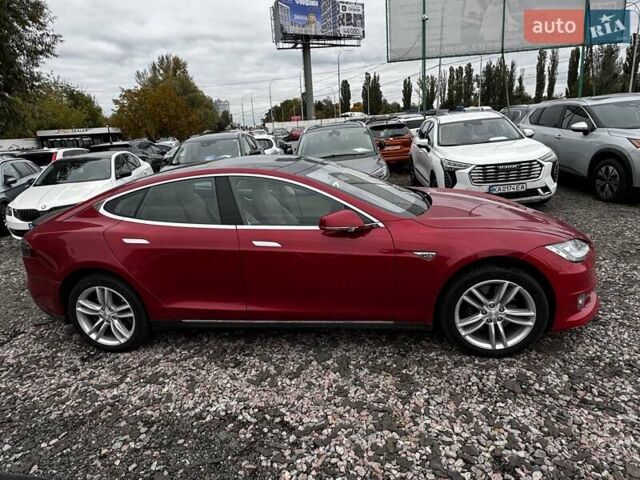Красный Тесла Модель С, объемом двигателя 0 л и пробегом 88 тыс. км за 15900 $, фото 2 на Automoto.ua