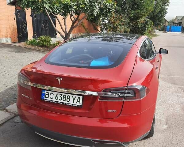 Красный Тесла Модель С, объемом двигателя 0 л и пробегом 150 тыс. км за 16650 $, фото 3 на Automoto.ua