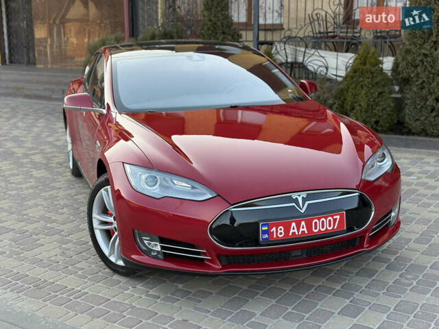 Красный Тесла Модель С, объемом двигателя 0 л и пробегом 116 тыс. км за 18500 $, фото 56 на Automoto.ua