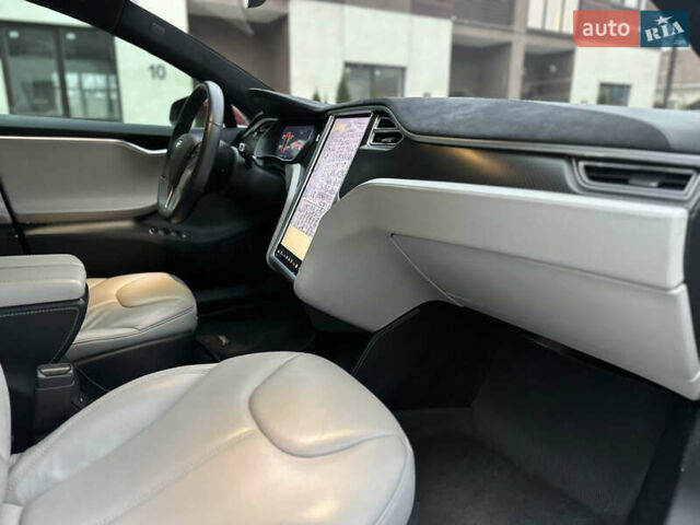 Червоний Тесла Модель С, об'ємом двигуна 0 л та пробігом 160 тис. км за 15900 $, фото 20 на Automoto.ua