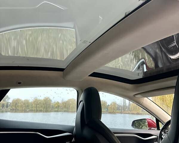 Червоний Тесла Модель С, об'ємом двигуна 0 л та пробігом 150 тис. км за 14850 $, фото 8 на Automoto.ua