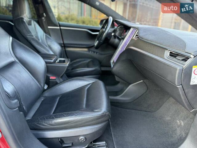 Красный Тесла Модель С, объемом двигателя 0 л и пробегом 116 тыс. км за 18500 $, фото 43 на Automoto.ua