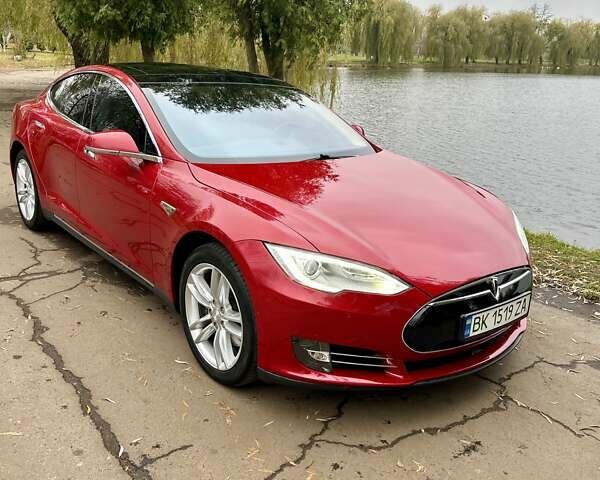 Червоний Тесла Модель С, об'ємом двигуна 0 л та пробігом 150 тис. км за 14850 $, фото 2 на Automoto.ua