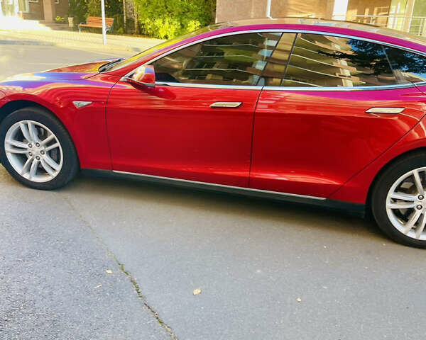 Червоний Тесла Модель С, об'ємом двигуна 0 л та пробігом 80 тис. км за 12800 $, фото 16 на Automoto.ua