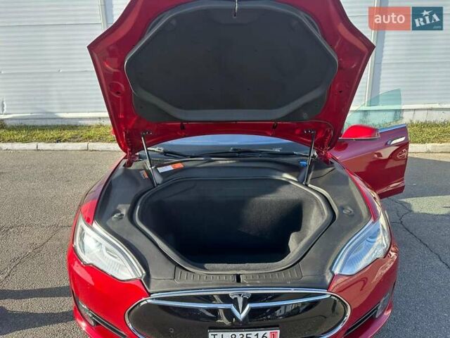 Красный Тесла Модель С, объемом двигателя 0 л и пробегом 108 тыс. км за 13900 $, фото 45 на Automoto.ua