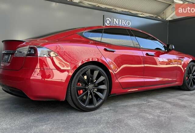 Красный Тесла Модель С, объемом двигателя 0 л и пробегом 234 тыс. км за 16300 $, фото 19 на Automoto.ua