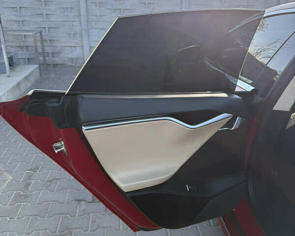 Тесла Модель С 2016 у Белой Церкве на Automoto.ua Червоний Тесла Модель С, об'ємом двигуна 0 л та пробігом 135 тис. км за 17900 $, фото 26 на Automoto.ua