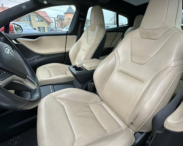 Красный Тесла Модель С, объемом двигателя 0 л и пробегом 198 тыс. км за 16500 $, фото 19 на Automoto.ua