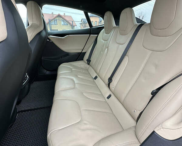 Красный Тесла Модель С, объемом двигателя 0 л и пробегом 198 тыс. км за 16500 $, фото 25 на Automoto.ua