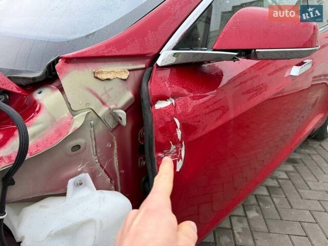 Красный Тесла Модель С, объемом двигателя 0 л и пробегом 157 тыс. км за 9800 $, фото 13 на Automoto.ua