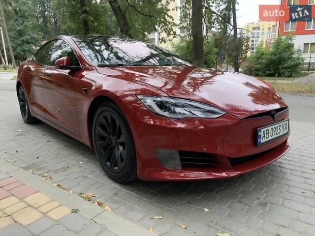 Красный Тесла Модель С, объемом двигателя 0 л и пробегом 154 тыс. км за 20300 $, фото 1 на Automoto.ua