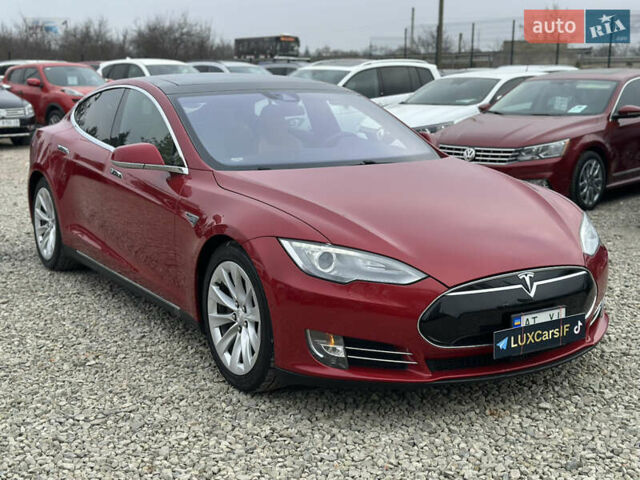 Красный Тесла Модель С, объемом двигателя 0 л и пробегом 198 тыс. км за 16500 $, фото 1 на Automoto.ua