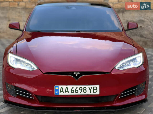 Красный Тесла Модель С, объемом двигателя 0 л и пробегом 135 тыс. км за 20000 $, фото 2 на Automoto.ua