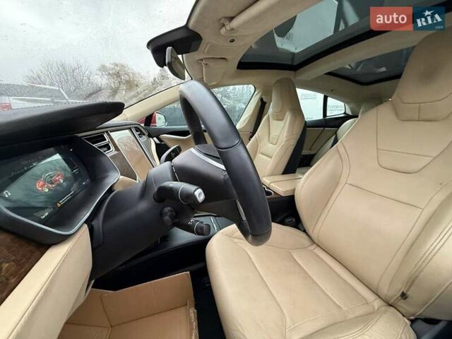 Красный Тесла Модель С, объемом двигателя 0 л и пробегом 157 тыс. км за 9800 $, фото 17 на Automoto.ua