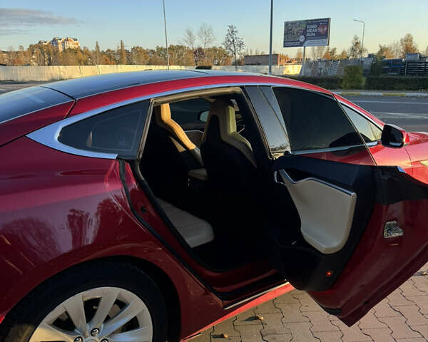 Красный Тесла Модель С, объемом двигателя 0 л и пробегом 91 тыс. км за 17000 $, фото 23 на Automoto.ua